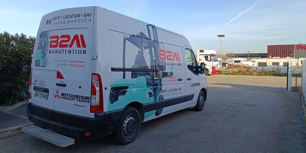 Image du camion utilisé pour le dépannage et la réparation de chariots élévateurs par B2M Manutention