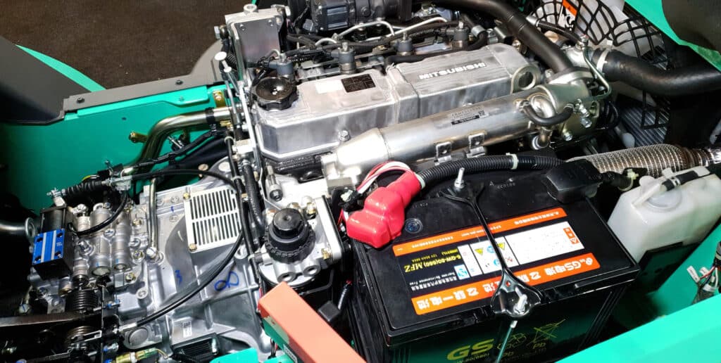 Image d'un moteur et pièces détachées d'un chariot élévateur Mitsubishi Forklift